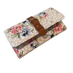 Beautiful trifold wallet floral print.